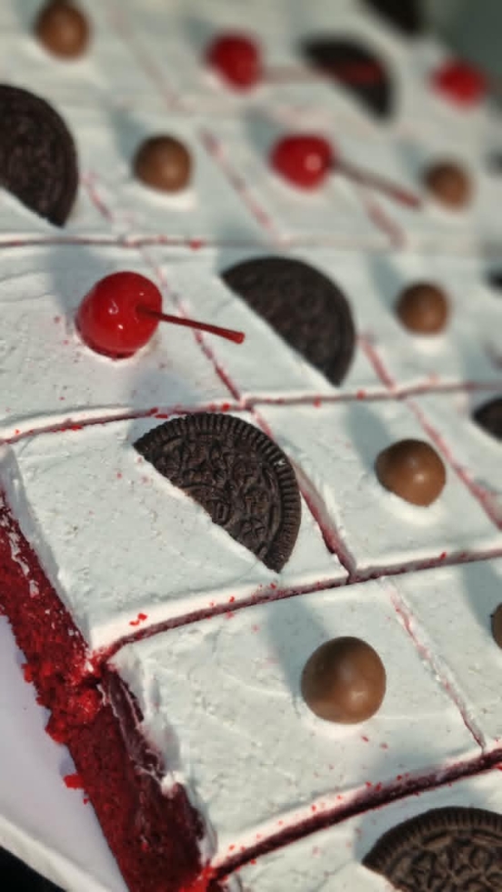 Desserts and canapes